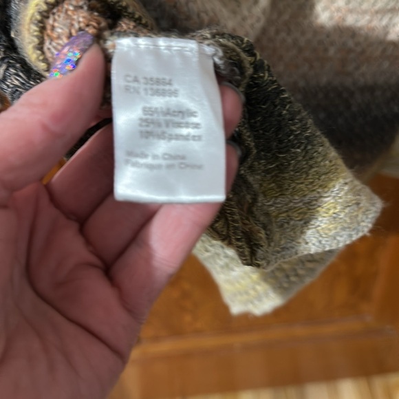 2/$10 Fashion concepts sweater size small. - Picture 4 of 4